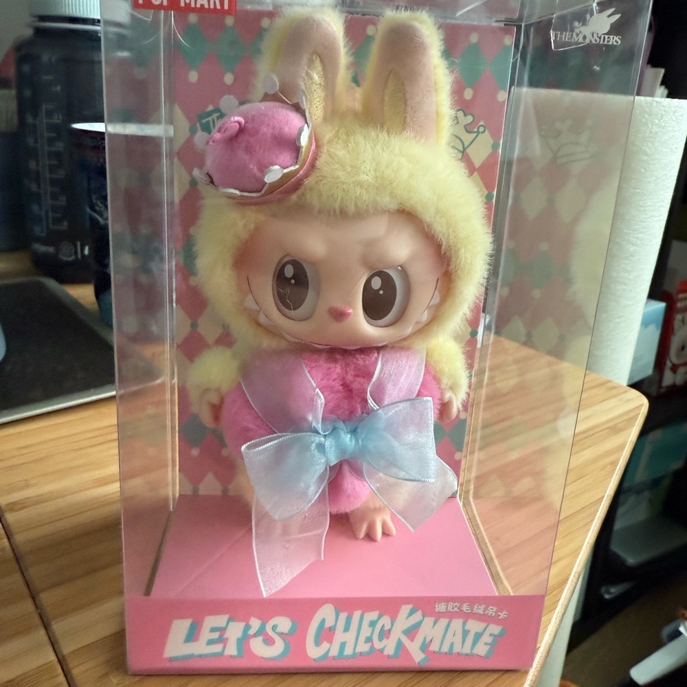 NEW Let's Checkmate LABUBU - Picture 2 of 4